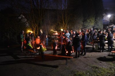 öffnet die Gallery 3. Krümmeler Waldweihnacht 2019